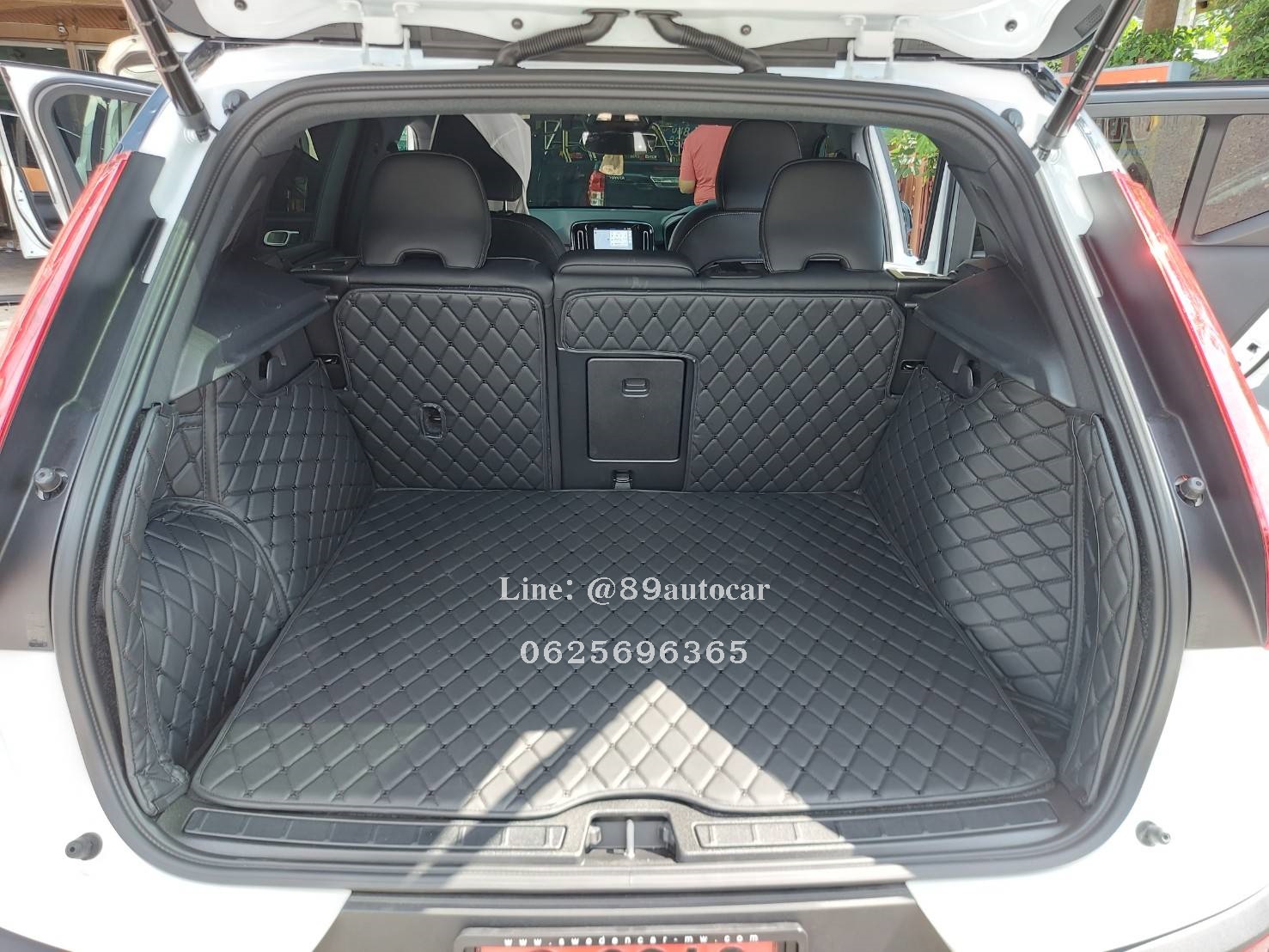พรมรถยนต์ volvo xc40 recharge twin 2023 ปูพรม7D สีดำด้ายดำ + ไวนิลดักฝุ่นสีเทาขอบเทา เต็มคัน