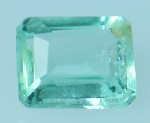 พลอยมรกตดิบ (Emerald) 0.52 กะรัต No oil