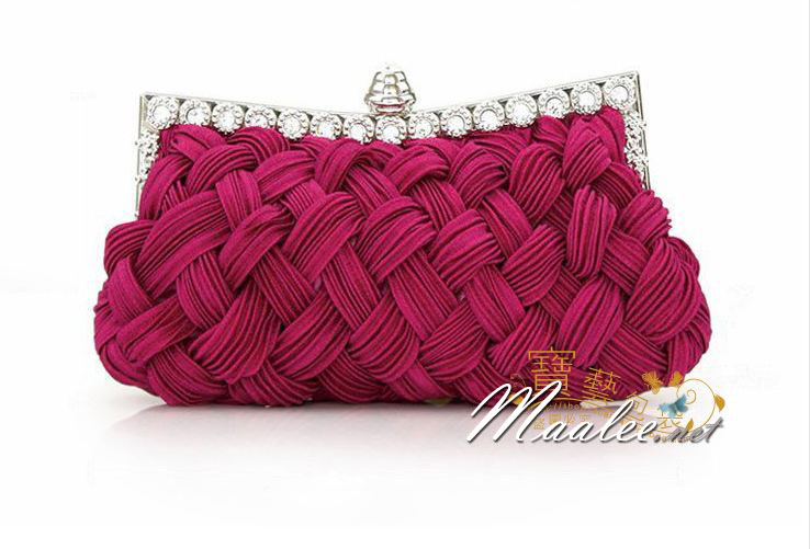 Evening Clutch กระเป๋าออกงาน สีม่วงแดง อัดพลีทลายสาน ประดับคริสตัลปากกระเป๋า พร้อมสายโซ่สั้น/ยาว