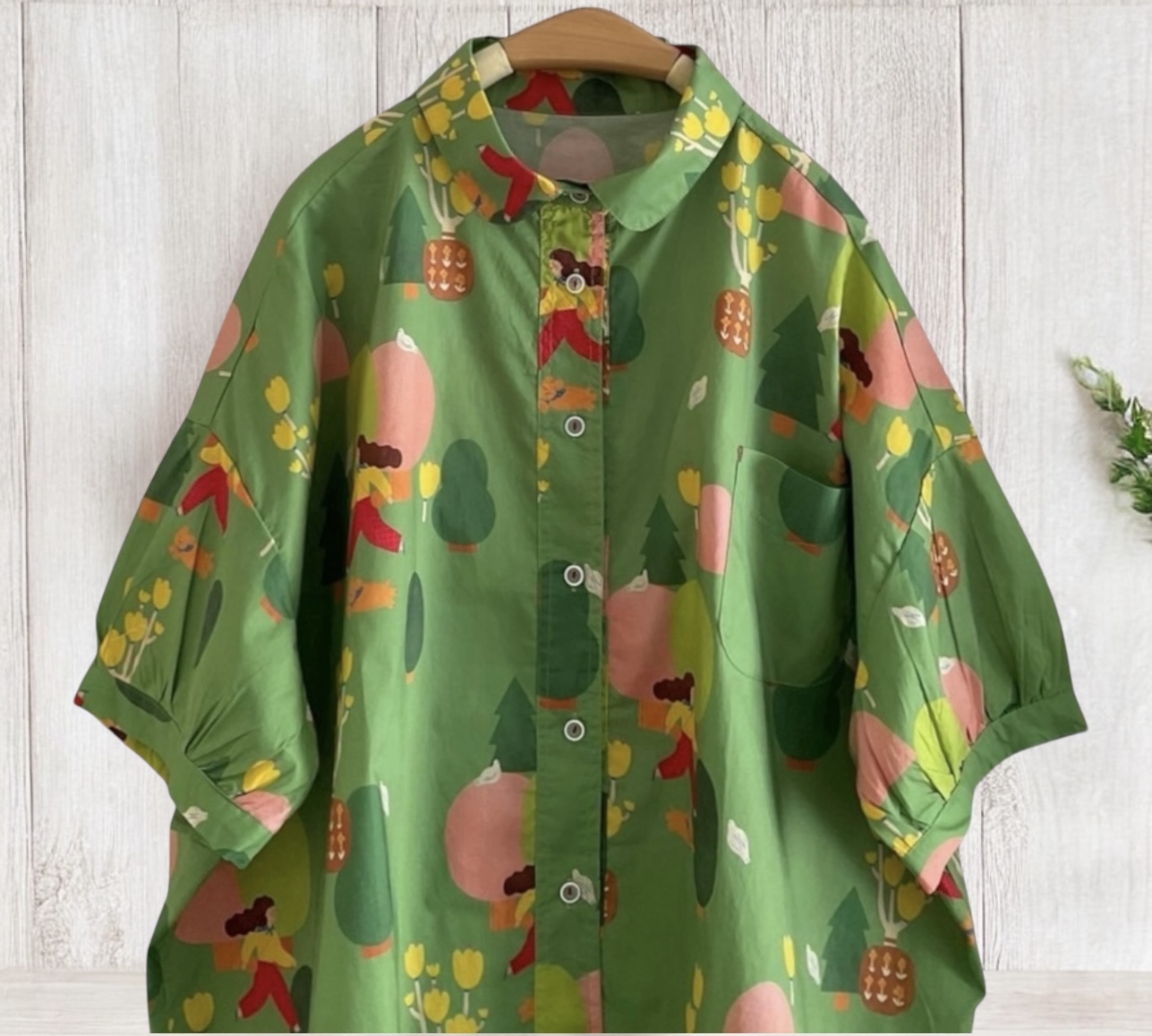 เสื้อผ้าฝ้ายลายพิมพ์แต่งกระเป๋า