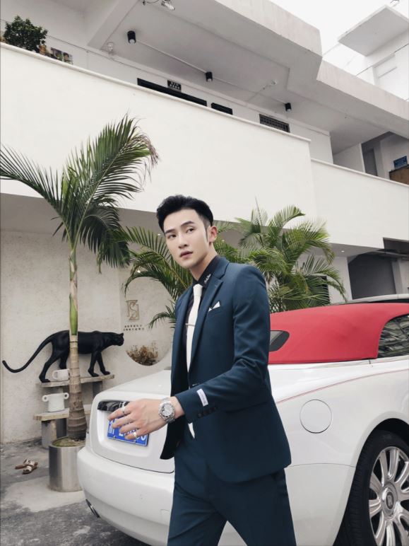 Pre-order เสื้อสูทชาย สีเขียวเข้ม หล่อเนียบ ทรงสลิม