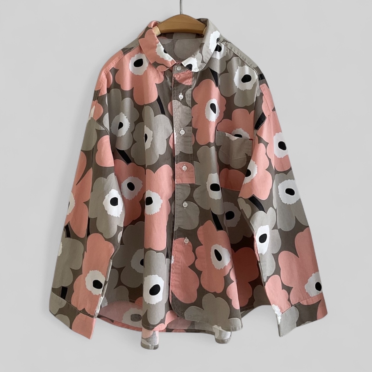 เสื้อเชิ้ตผ้าฝ้ายลายดอกไม้ทรงโอเวอร์ไซส์