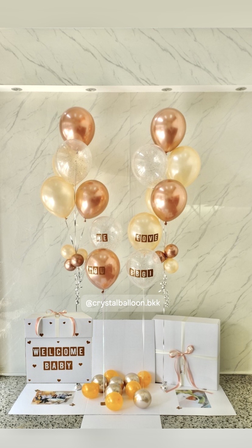 Welcome Baby Surprised Box กล่องเซอร์ไพรส์ต้อนรับเบบี้ พร้อม ลูกโป่ง 4 ลูก ,พร้อมลูกโป่งช่อ 5 ลูก 2 ช่อ , พร้อมตกเเต่ง สามารถใส่รูปได้ 2 ใบ สามารถเปลี่ยนสีลูกโป่ง/เปลี่ยนสีข้อความได้