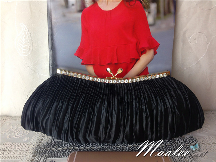 พร้อมส่ง Evening Clutch กระเป๋าออกงาน ผ้าซาตินอัดพลีท แต่งคริสตัลหรู พร้อมสายโซ่สะพาย สั้น/ยาว (เลือกแบบด้านล่าง)