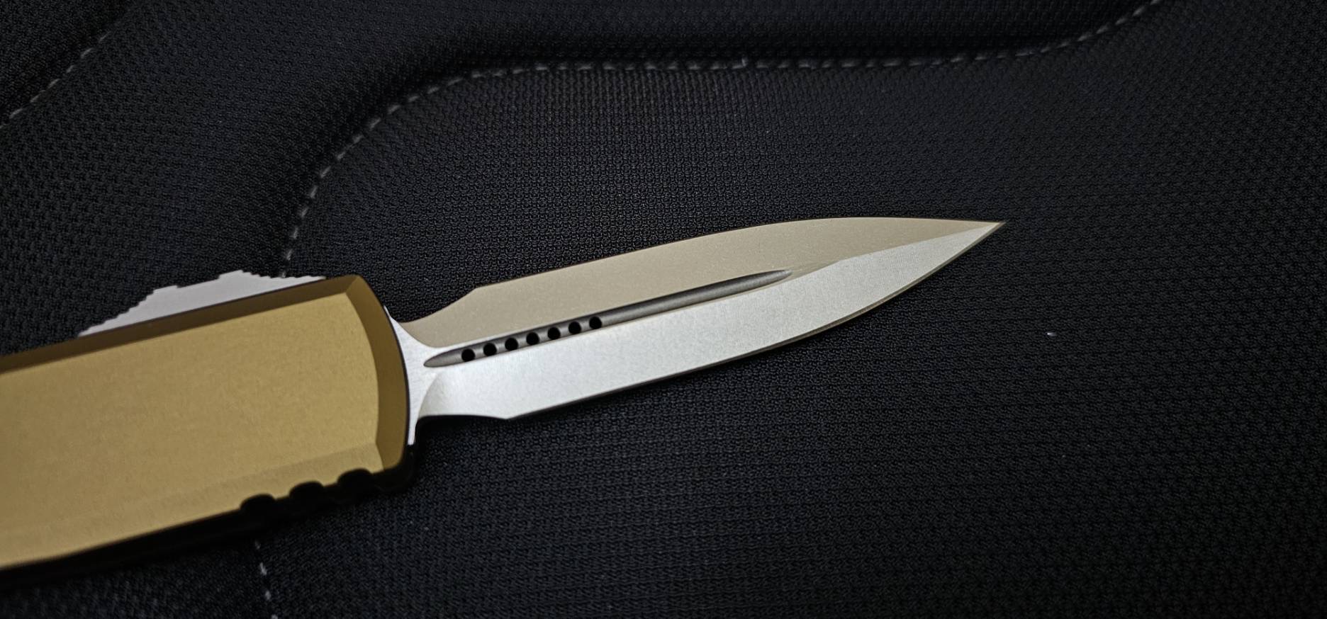 Microtech UTX-85 Gen IV w/ Tan Handle & Stonewash D/E M390MK