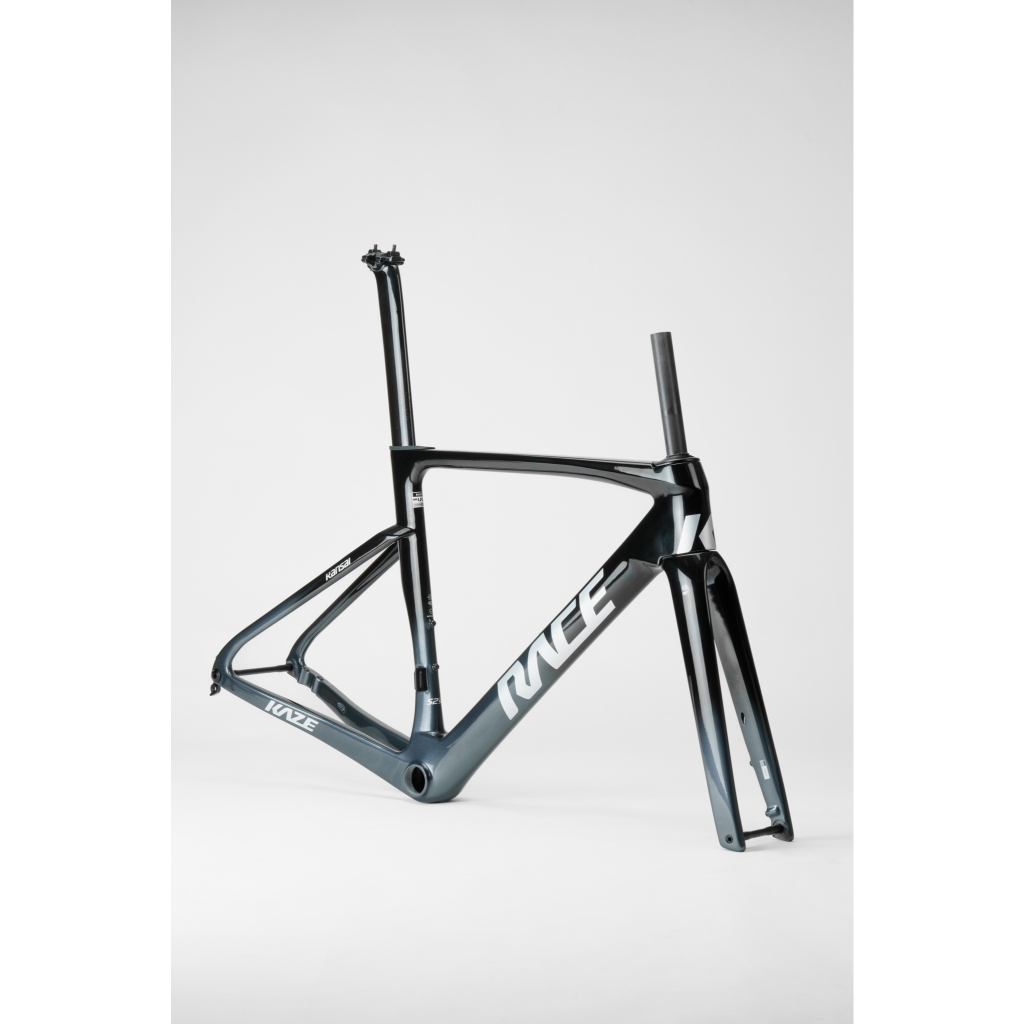 NEW 2026 Kaze Race Kansai 3 EVO.Ver | รถจักรยานเสือหมอบคาร์บอน 12 Speeds Shimano 105 Disc – น้ำหนักเบา 8 กก. ได้มาตรฐาน UCI