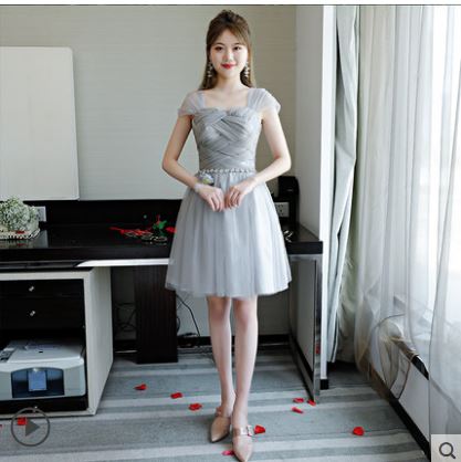 พร้อมเช่า ชุดราตรีสั้น แขนกุด/ปิดไหล่ สีเทา ผ้าตาข่าย น่ารัก (เชือกผูกหลัง)