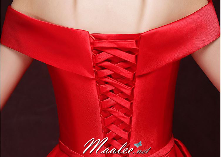 พร้อมเช่า ชุดราตรียาว แบบไหล่ปาด สไตล์วินเทจผ้าไหมดัชเชส กระโปรงทรงA แต่งโบว์2ชั้น ช่วงเอว สีเขียว (เชือกผูกหลัง)