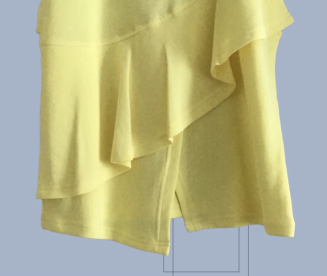เสื้อครอปแขนกุดแต่งระบาย