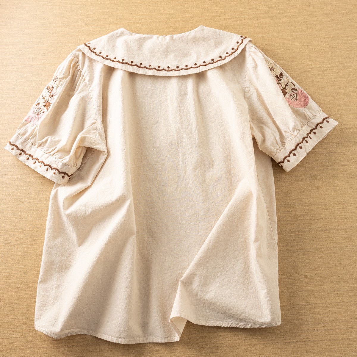 เสื้อคอบัวผ้าฝ้ายลายปัก