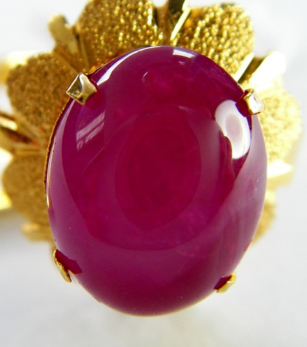 ทับทิมพม่าNATURAL RUBY เซอร์AIGS ทับทิมพม่า แดงสดออกแพรไทย กิม บ่ เซี่ยง สวยจริงอย่างนี้หายาก เม็ดนี้สวยจริง นน.7.94ct.ขนาด12.98x10.05x6.37mm