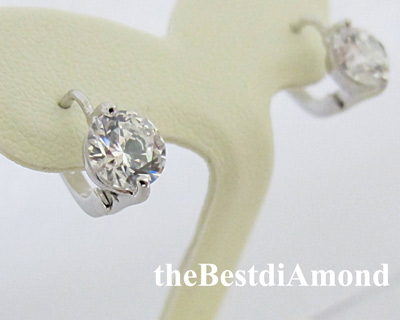 BE916RD+++ต่างหูห่วง เพชรเม็ดเดี่ยว+++ต่างหูน่ารักๆ เป็นแบบติดติ่งหู ใส่ได้ทุกโอกาส เรียบๆ แต่น่ารักดีค่ะ เพชรใหญ่กำลังสวย ขนาด 80 ตัง