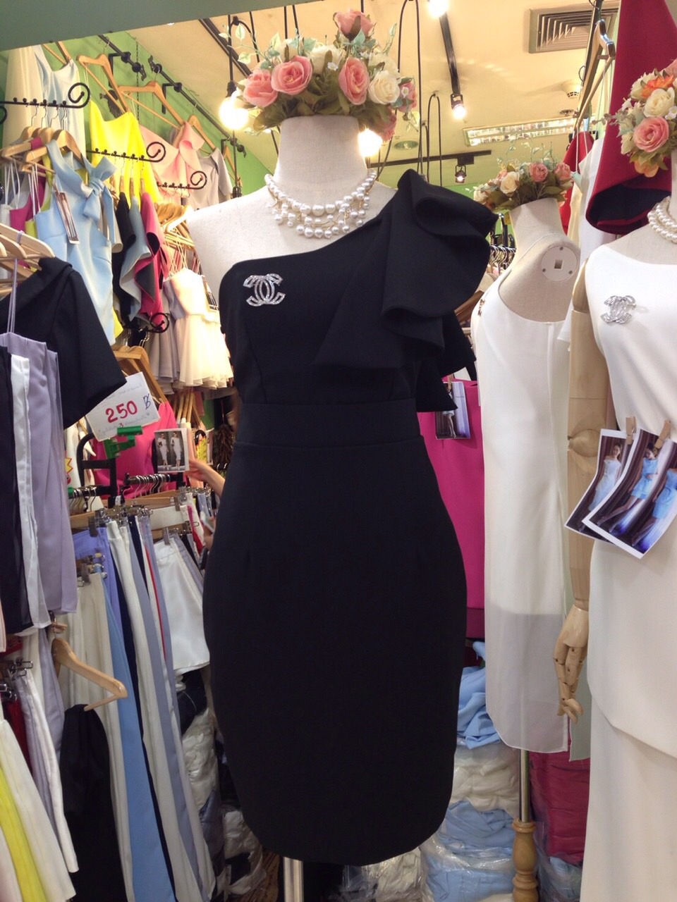 พร้อมส่ง ชุดออกงาน ไหล่เดียว แต่งระบาย สีเทา ใส่ได้ทั้งงานเช้า งานเย็น