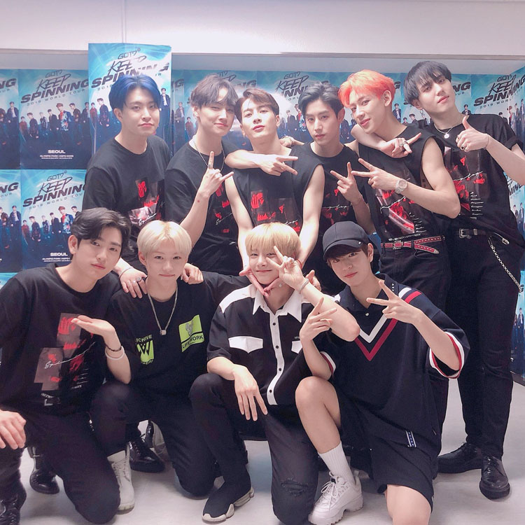 เสื้อยืด (T-Shirt) GOT7 2019 WORLD TOUR KEEP SPINNING (ver.2)