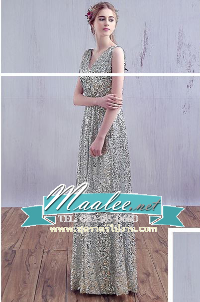 พร้อมเช่า ชุดราตรียาว แขนกุด ปักเลื่อมทั้งชุด มาพร้อมเข็มขัด ใส่ออกงานกลางคืน เด่นมาก สีเงิน