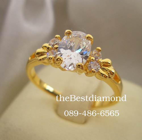 BR421+++แหวนชู เพชรcz กลางรูปไข่++ แบบเรียบ เก๋ ดูดีมีระดับ ใส่ได้นาน ไม่มีout เพชรรูปไข่สวยมาก เล่นไฟวิ๊งๆ ไม่แพ้เพชรกลม