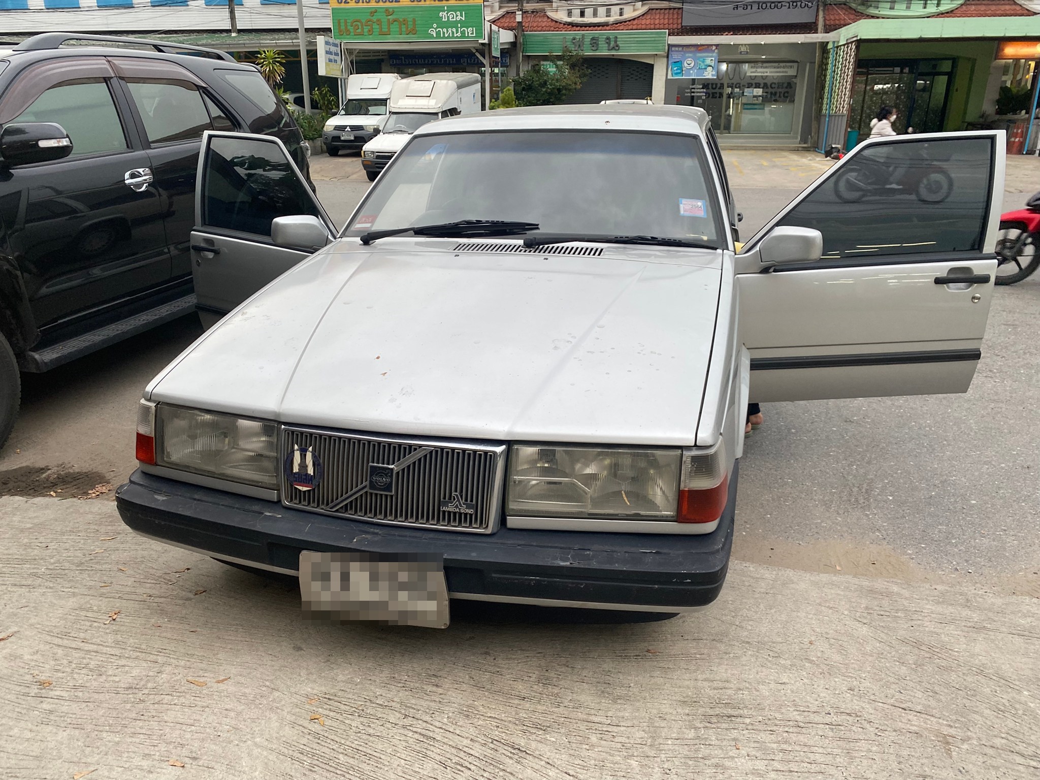 ขายพรมในรถ Volvo 940 estate ปูพรม7D สีดำล้วน + ไวนิลสีดำ เข้ารูป