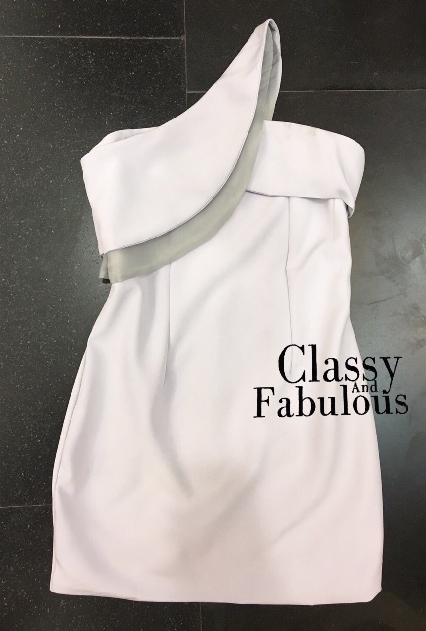 พร้อมเช่า เดรสออกงาน สีเทา คล้องคอไขว้ไหล่ สวย เก๋