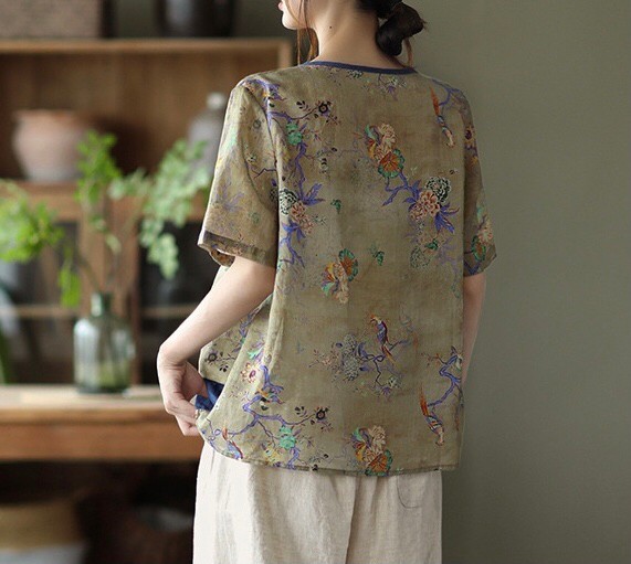 เสื้อคอวีผ้าลินินซิลค์ลายดอกไม้
