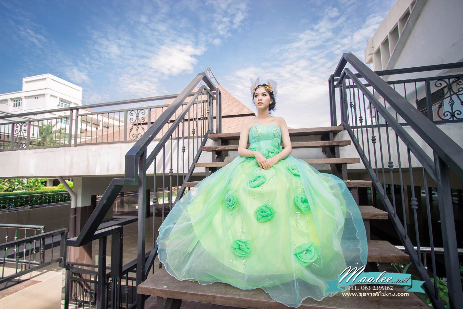 พร้อมเช่า ชุดแฟนซี เกาะอก สีเขียว อกจับจีบปักเลื่อม และดอก น่ารักมาก ใส่ถ่ายพรีเวดดิ้งได้