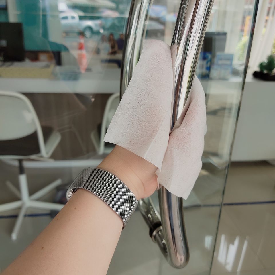 ทิชชู่เปียก โฮญ่า เว็ท ไวพส์ สูตรแอลกอฮล์ 75% 1 ห่อ 12 แผ่น