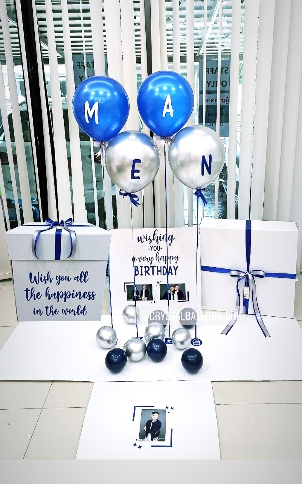 Happy Birthday Surprise Box กล่องเซอร์ไพรส์วันเกิด Theme สีเงิน-สีน้ำเงิน พร้อมตกแต่ง สามารถใส่รูปได้ 2 ใบ สามารถเปลี่ยนสีลูกโป่ง/เปลี่ยนข้อความได้