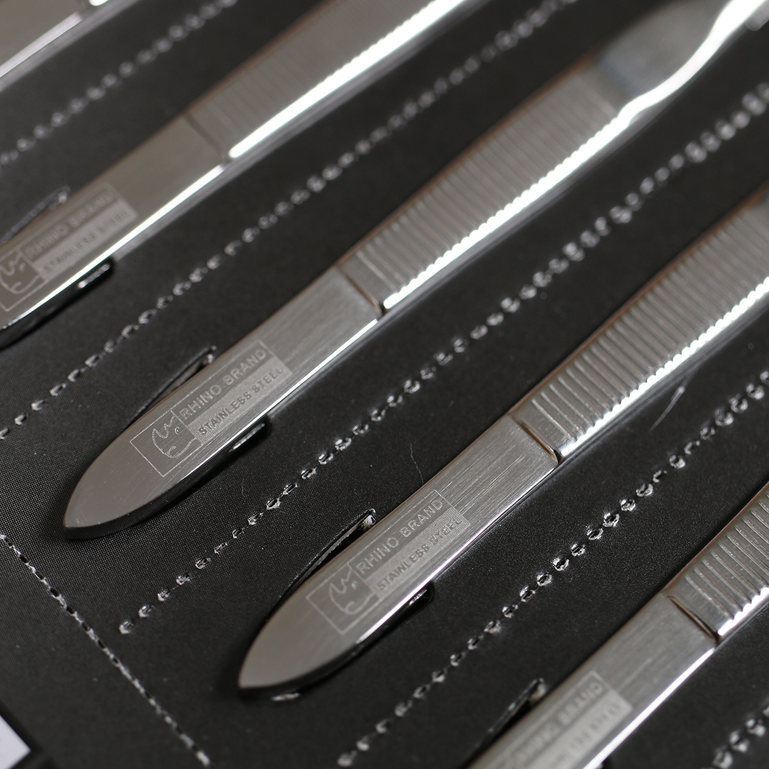 แหนบ Rhino Brand No.S60 Stainless Tweezers แหนบแสตนเลส คุณภาพเยี่ยม (ยกแผง 10 อัน)