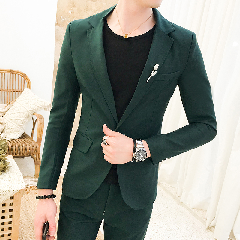 พร้อมเช่า ชุดสูทชาย สีเขียวเข้ม ทรงเข้ารูป สไตล์เกาหลี ไม่มีเสื้อกั๊ก