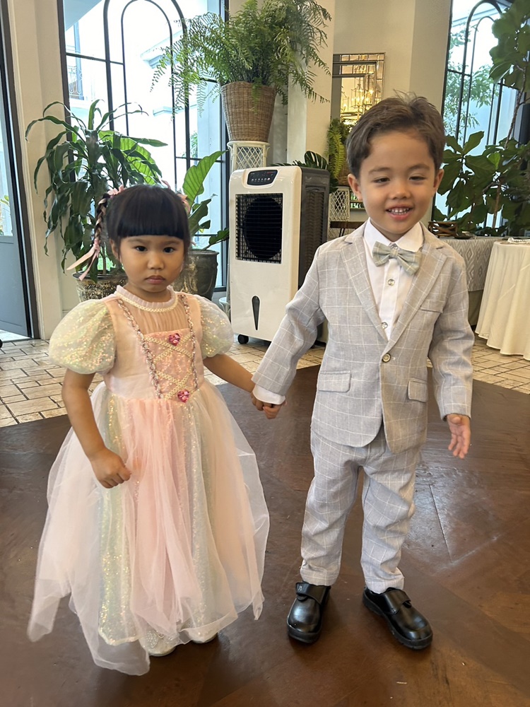 พร้อมเช่า ชุดสูทเด็กชาย สีเทาอ่อน 2 กระดุม ลายตาราง **พร้อมเช่าไซส์ 110, 130,140,150,160,170**