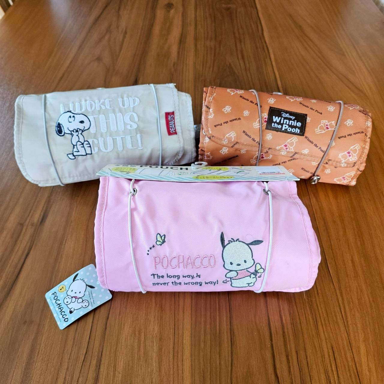 กระเป๋าเครื่องสำอางจากร้านขายของ Sanrio และ Disney