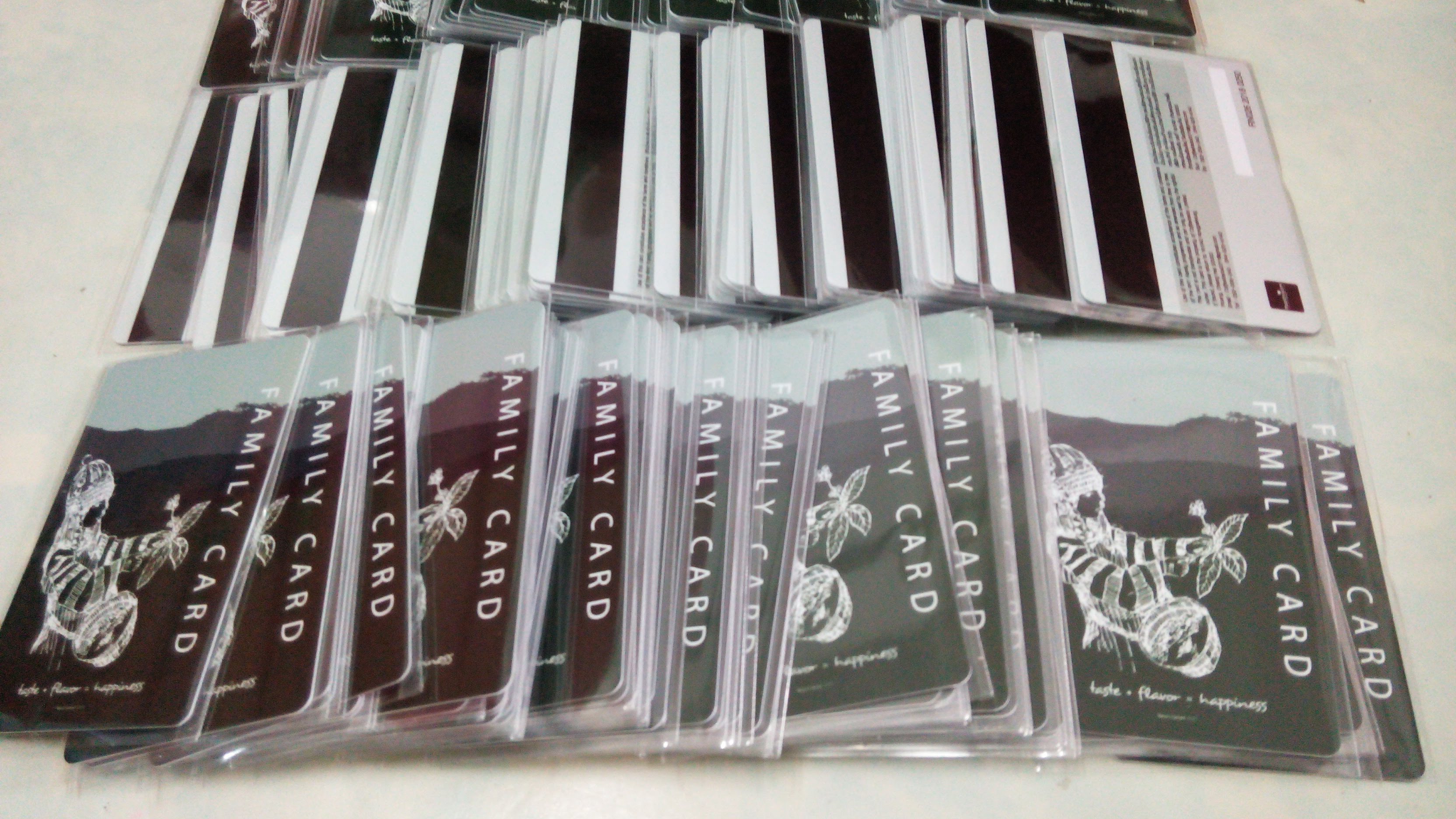 รับทำบัตรแถบแม่เหล็ก บัตรพื้นประกายเมทัลลิก