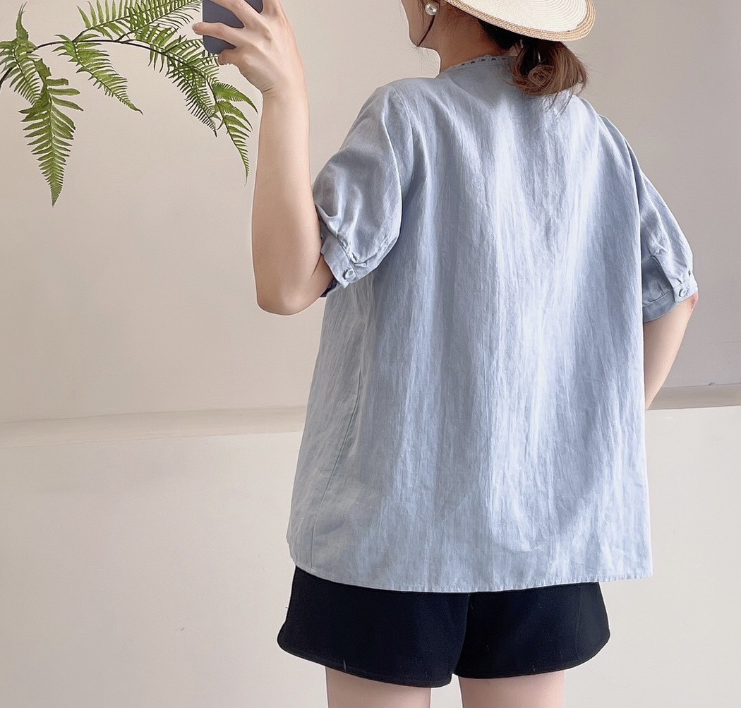เสื้อผ้าลินินลายปักแต่งระบาย