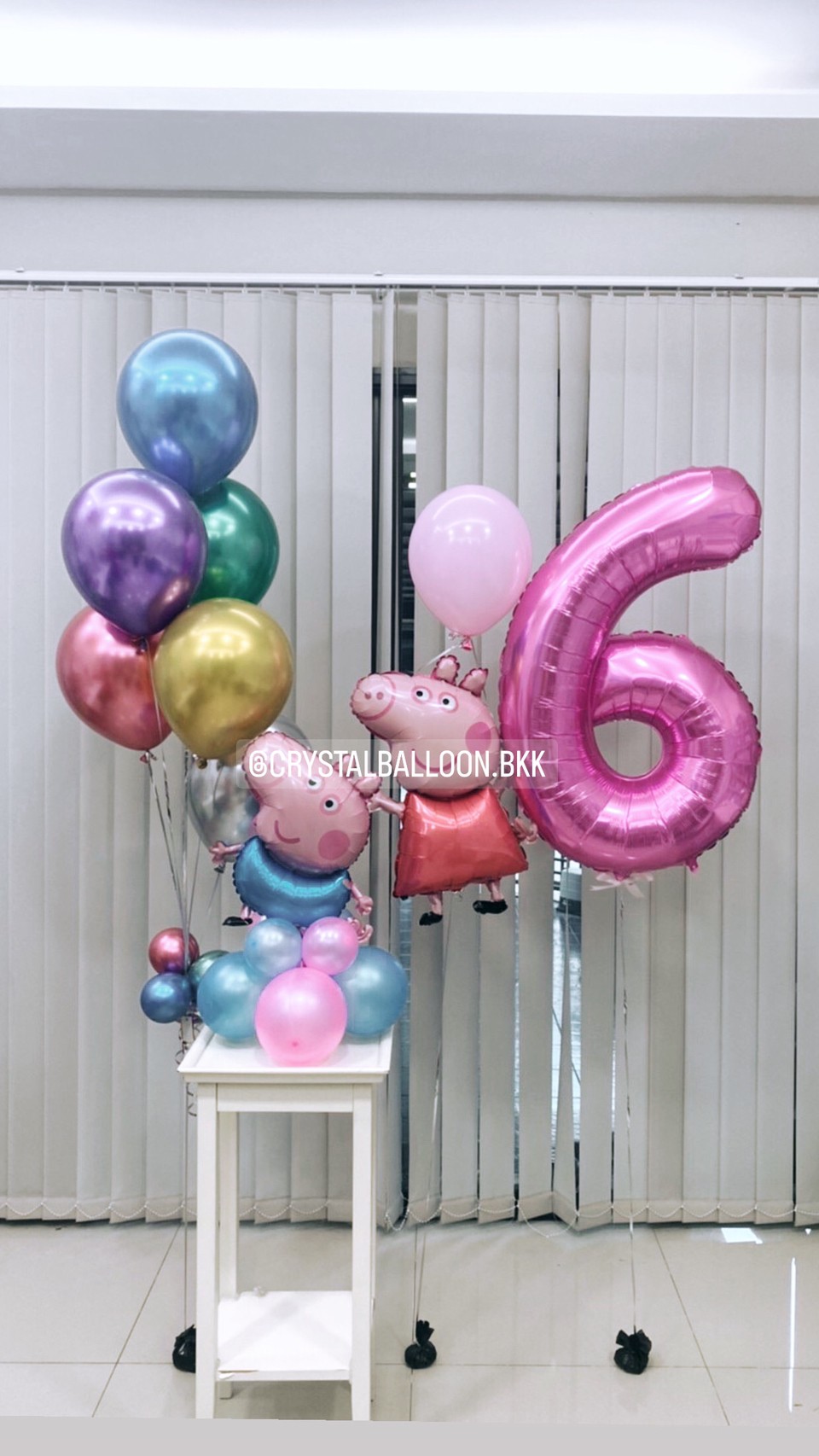 ลูกโป่ง วันเกิดเด็ก Theme Peppa ยอดฮิต พร้อมตกแต่ง ช่อลูกโป่ง 6 ลูก 1 ช่อ สีโครเมี่ยม Peppa ตั้งฐาน 1 ชิ้น ฟอยล์ตัวเลขขนาด 40" 1 ชิ้น สามารถเปลี่ยนสีลูกโป่ง/เปลี่ยนฟอยล์การ์ตูน/เปลี่ยนสี-ฟอยล์/เปลี่ยนข้อความได้