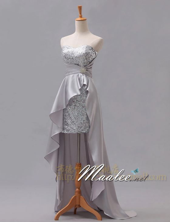 พร้อมส่ง (ตัวโชว์) ชุดราตรีสั้น เกาะอก เซ็กซี่หน้าสั้นหลังยาว แต่งเลื่อมประดับเข็มกลัด สีเทา