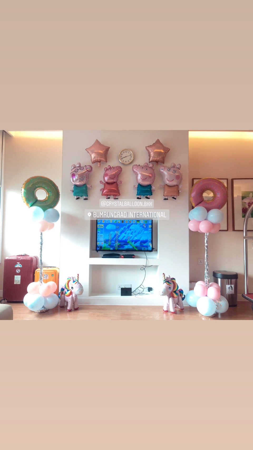 ลูกโป่ง Welcome Baby Theme Peppa Pig และผองเพื่อน พร้อมด้วย Unicorn 2 ตัว,เสาโดนัท 2 ต้น สามารถเปลี่ยนสีลูกโป่ง/เปลี่ยน Theme ได้