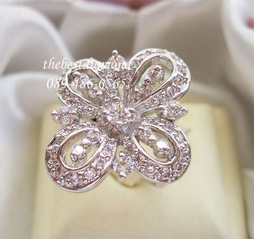 BR611RD+แหวนนกยูง+++ แหวนเพชร cz หรูหรามากๆๆ สวยสุดๆ หากชอบแหวนอลังการ แบบRight Hand Ring ต้องไม่พลาด ใส่แล้วสวยเต็มนิ้ว งานละเอียดสวยมาก เพชรวิ๊งๆๆ