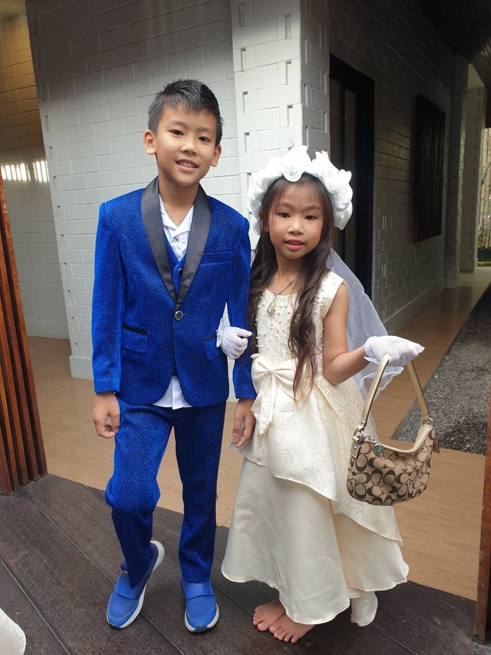 พร้อมเช่า ชุดสูทเด็กชาย สีน้ำเงิน เนื้อกากเพชร แบบหรูหรา (พร้อมเช่าไซส์ 120 , 130 , 150)