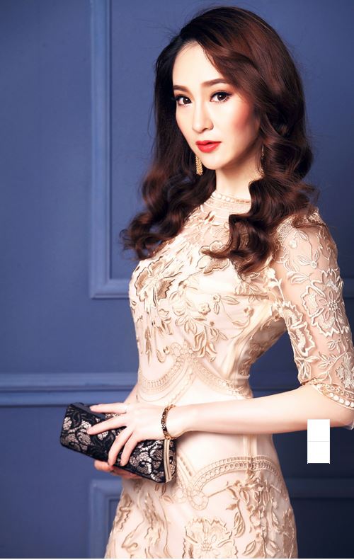 พร้อมส่ง ชุดราตรีสั้น/แขนยาว สี Apricot ลูกไม้ทั้งชุด กระโปรงอัดพลีท (เหลือเฉพาะไซส์ XL)