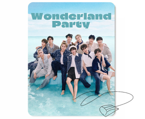 แผ่นรองเม้าส์ INTO1 - Wonderland