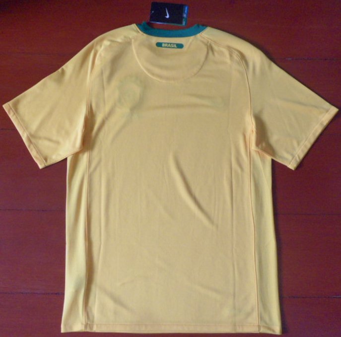 เสื้อฟุตบอล ทีมชาติบราซิล ชุดเหย้า ชุดลุยศึกฟุตบอลโลก 2010 ใหม่ L-Size / BRAZIL Football Shirt Home Kit World Cup 2010 Jersey NEW L-Size