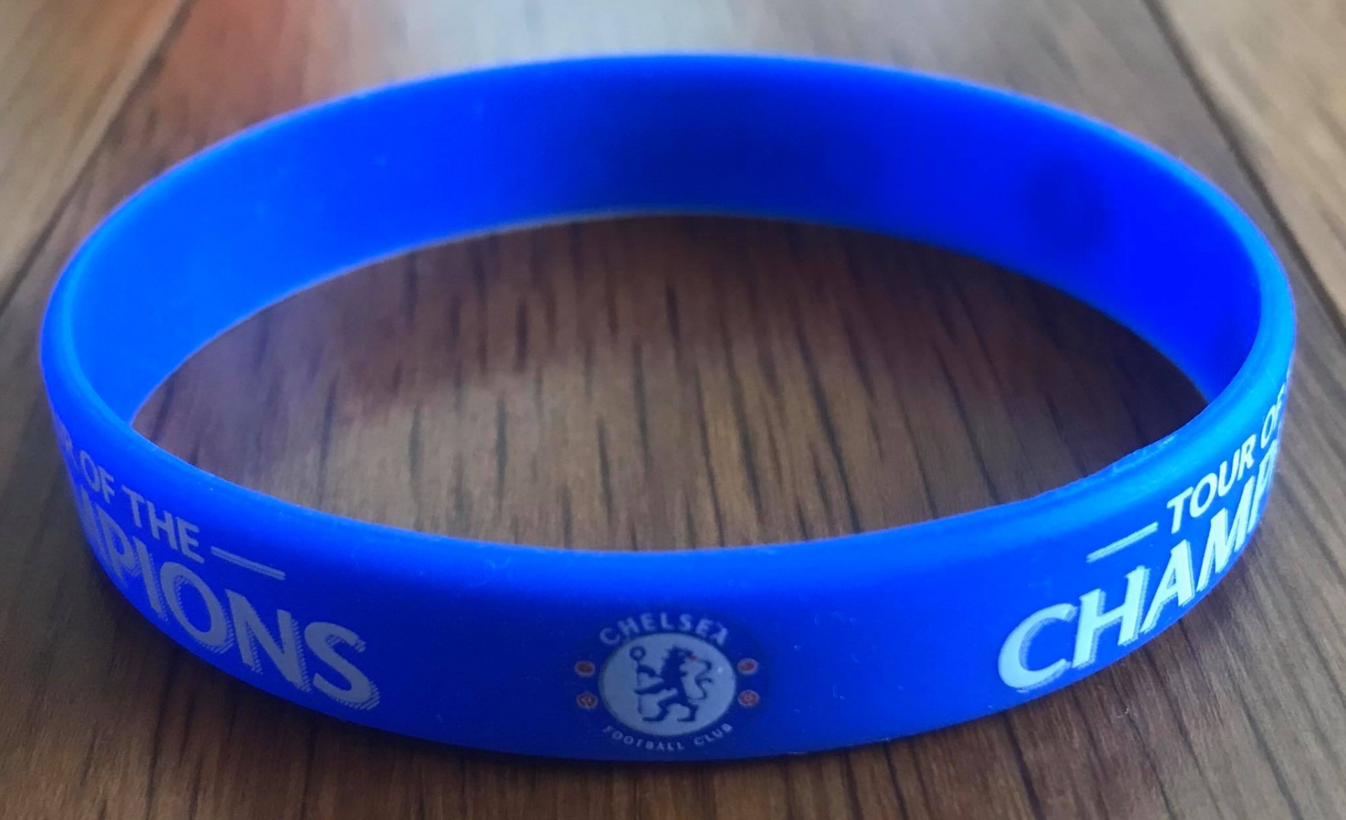 สายรัดข้อมือซิลิโคน ฟุตบอล สโมสรเชลซี - TOUR of the CHAMPIONS ใหม่ / CHELSEA Football Club Silicone Wristband - TOUR of the CHAMPIONS NEW