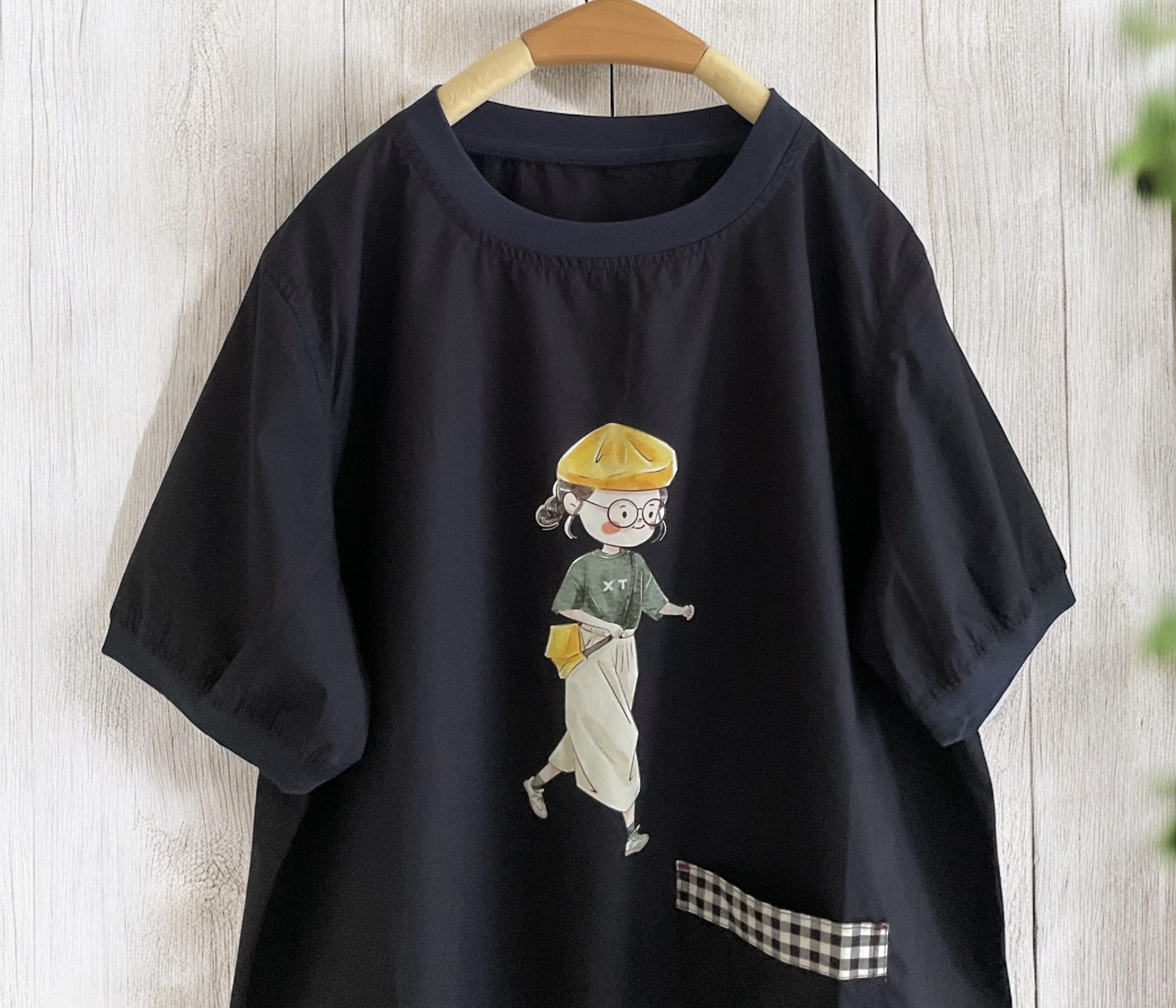เสื้อผ้าฝ้ายสกรีนลายแต่งกระเป๋า