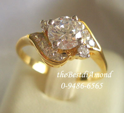 สินค้าหมด===RL005+++แหวนชู 3 ชั้น พร้อมเพชรล้อมสวยงามมาก+++หรูหรา ดูดีมาก แบบสวยค่ะ ใส่ได้ทุกโอกาส ใส่แล้วนิ้วเรียวสวย
