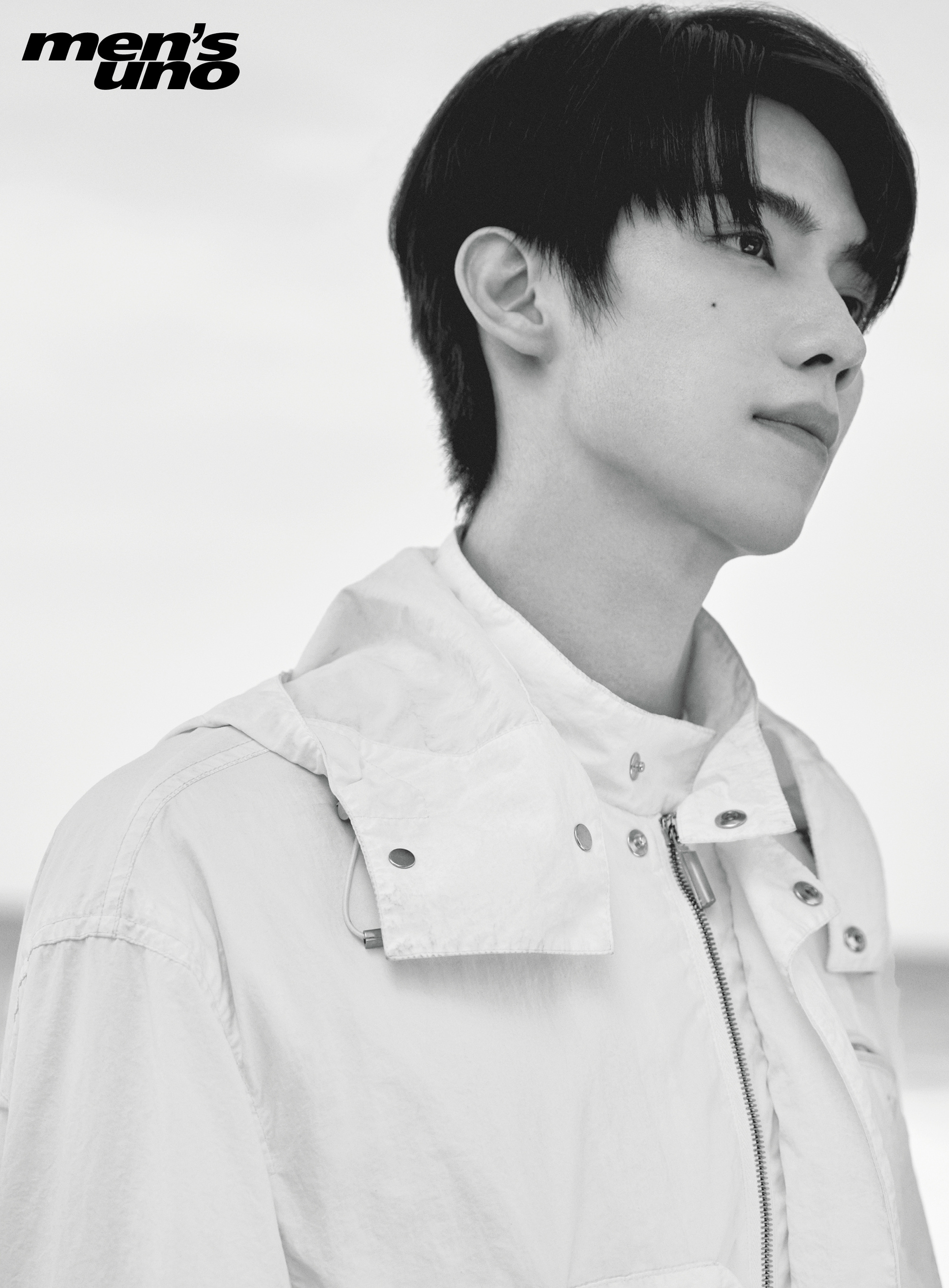 นิตยสาร Men's UNO หลัวอีโจว เดือน 8/2023 +โปสเตอร์พับ official