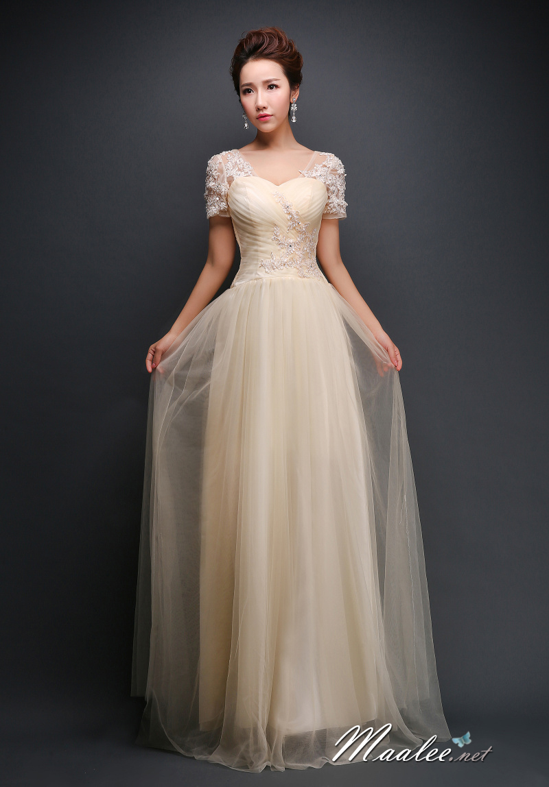 พร้อมเช่า ชุดราตรียาว แขนสั้น แต่งผ้าตาข่ายนิ่มทั้งชุด ปักเลื่อม&ลูกไม้ แบบเรียบหรู สไตล์เจ้าหญิง สีครีม Champagne