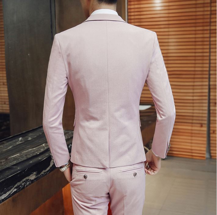 พร้อมเช่า ชุดสูทชาย สีชมพูพาสเทล Pastel Pink ทรงเข้ารูป สไตล์เกาหลี (ไม่มีเสื้อกั๊ก)