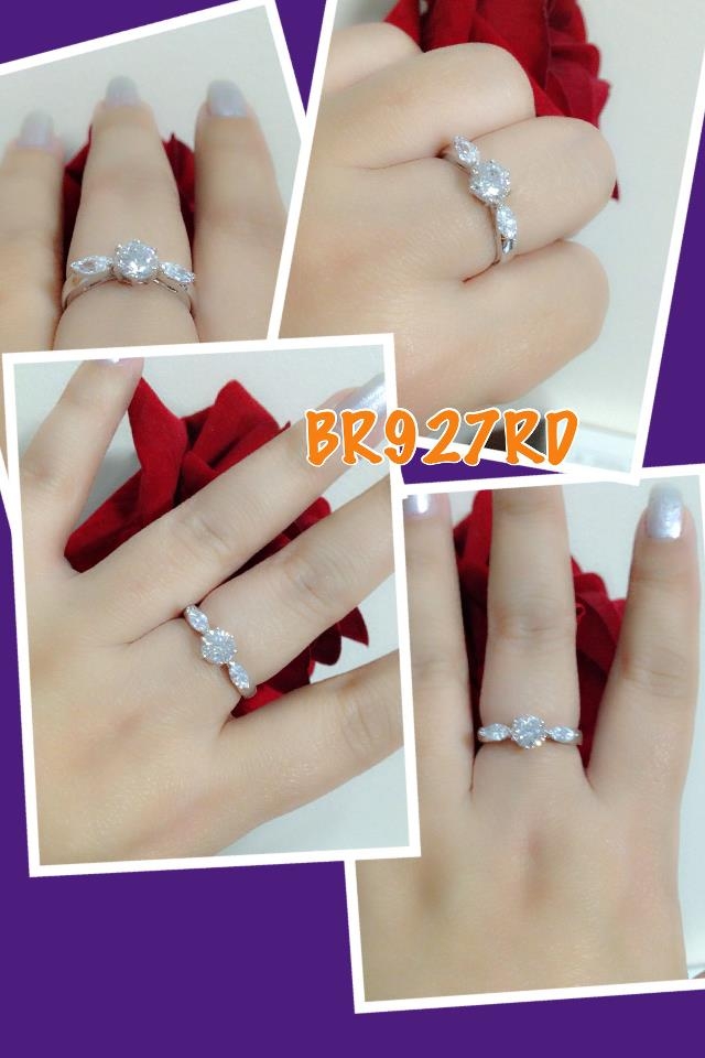 BR927RD แหวนเพชร 3 เม็ดอีก style ค่ะ เรียบๆ Classic แต่ดูดี ชุบทองแท้ 24 K หนา 5ไมครอน