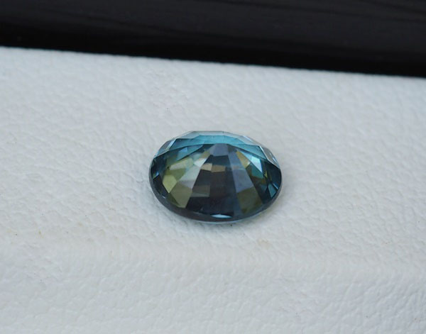 เพทายกัมพูชา 1.50 กะรัตสีน้ำทะเล