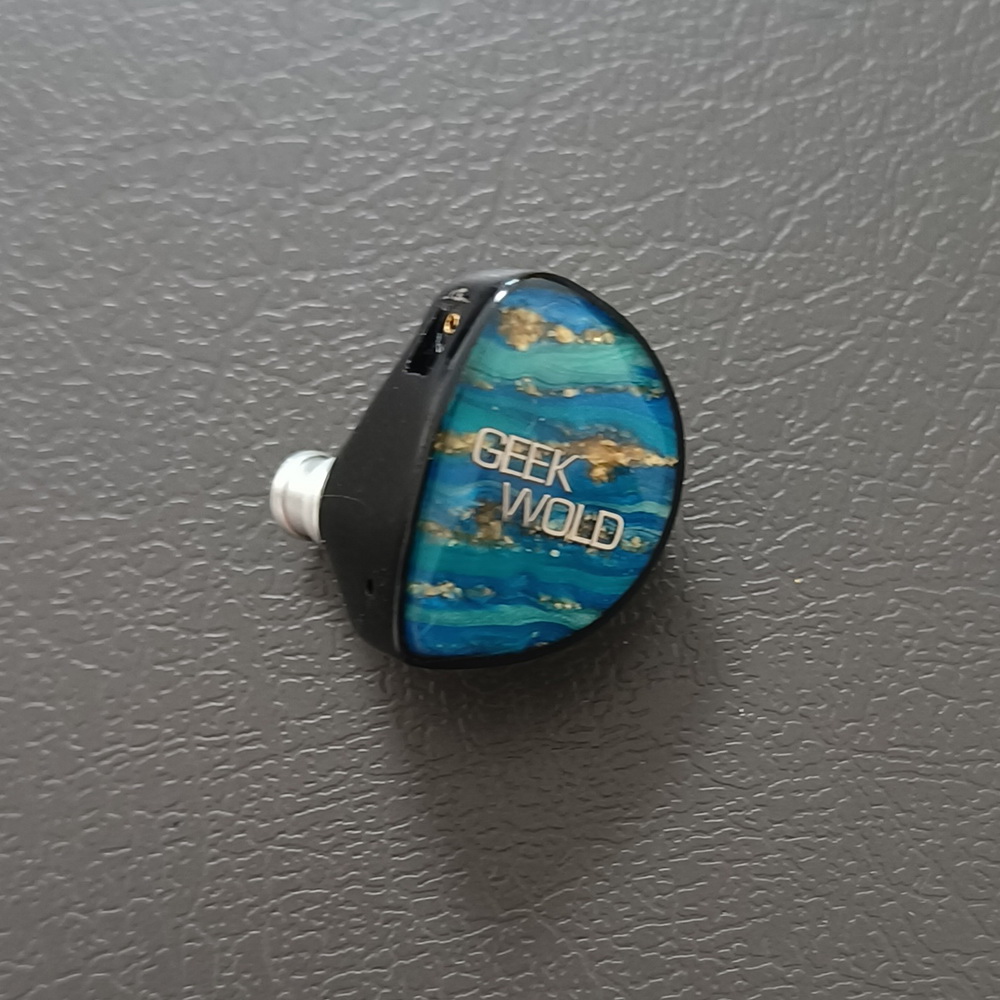 Geek Wold GK100 หูฟัง Hybrid 9 ไดรเวอร์ 2BA+3DD+4PZT พร้อมสาย Hakugei ประกันศูนย์ไทย