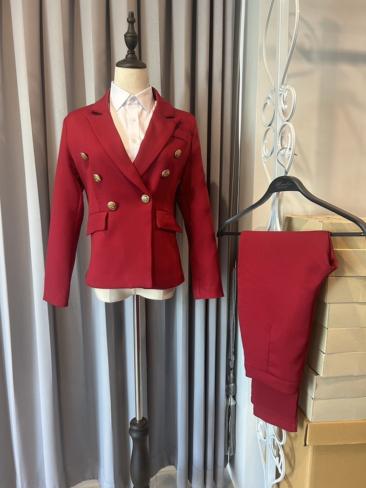 พร้อมเช่า สูทหญิง สูทสีไวน์แดง ทรงเข้ารูป สูทแฟชั่น ไซส์ M